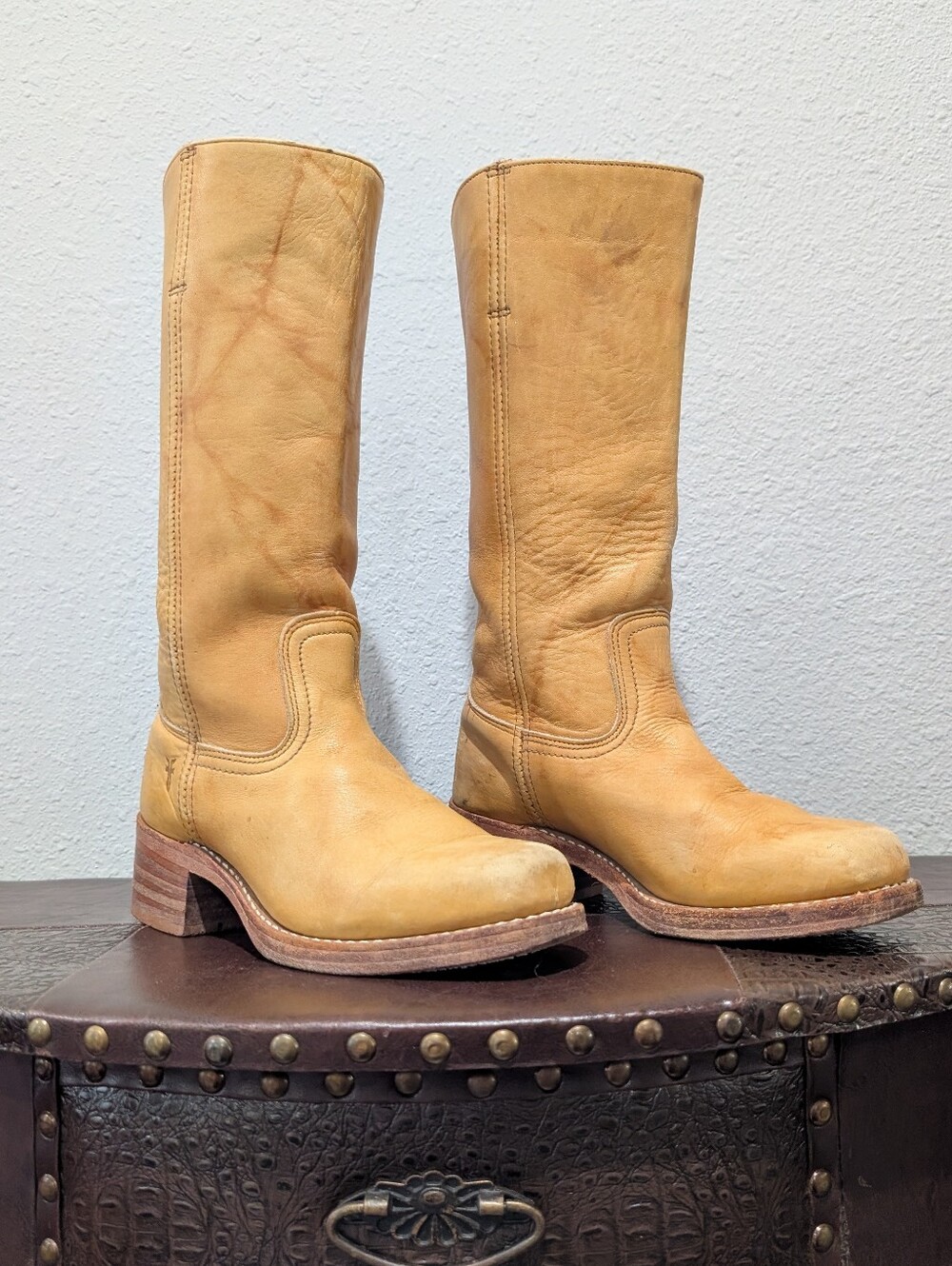 Frye Campus 14L Banana Leather Vintage Distressed Tall Square Toe Boots size 8